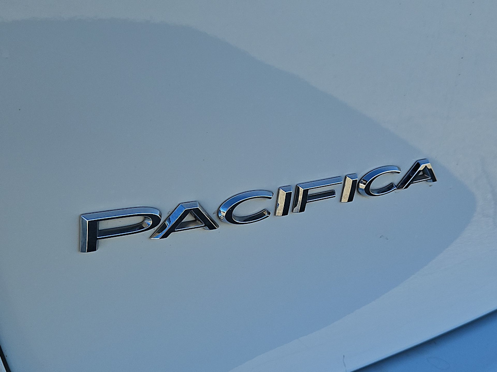 2022 Chrysler Pacifica Touring L 24