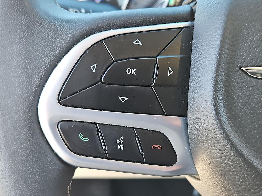 2022 Chrysler Pacifica Touring L 27