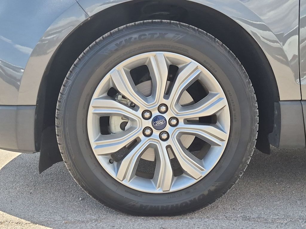 Thumbnail: 2019 Ford Edge - 8