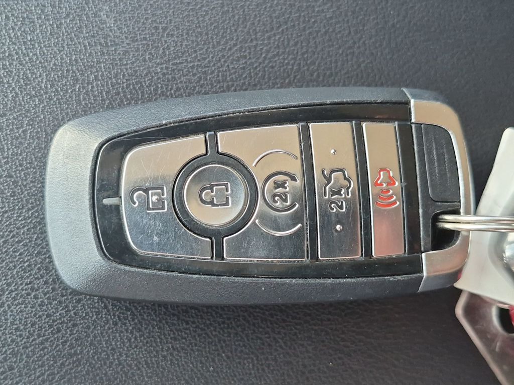 Thumbnail: 2019 Ford Edge - 18