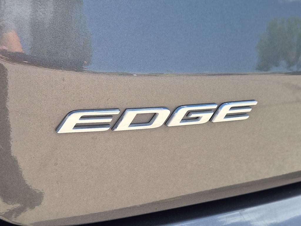Thumbnail: 2019 Ford Edge - 24