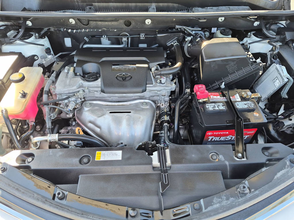 Thumbnail: 2017 Toyota RAV4 - 9