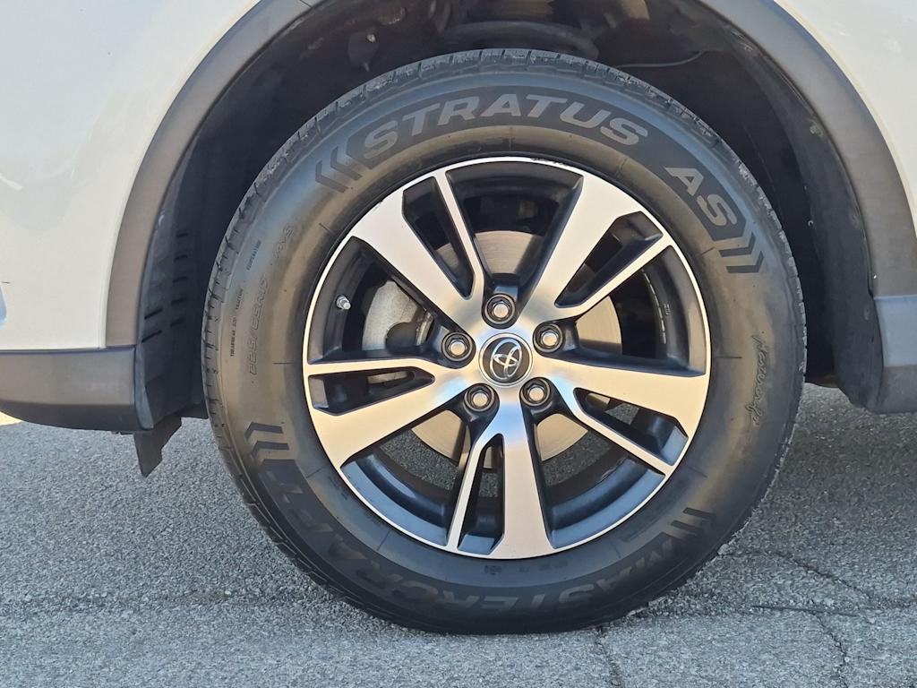 Thumbnail: 2017 Toyota RAV4 - 8