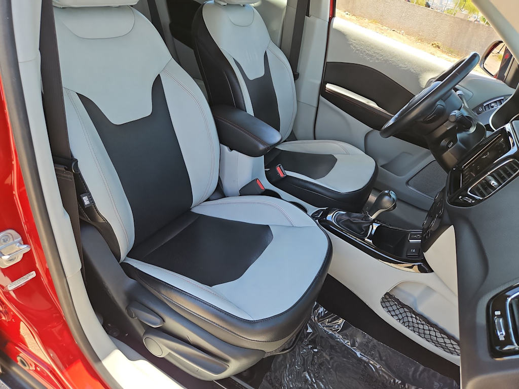Thumbnail: 2018 Jeep Compass - 12
