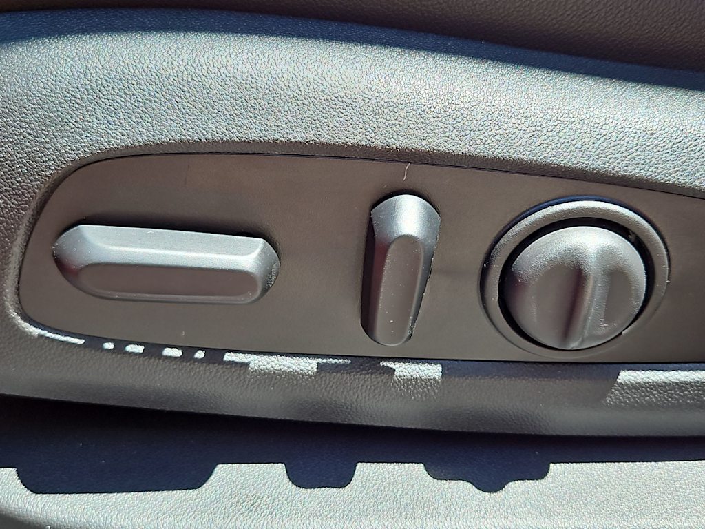 Thumbnail: 2020 Chevrolet Blazer - 23