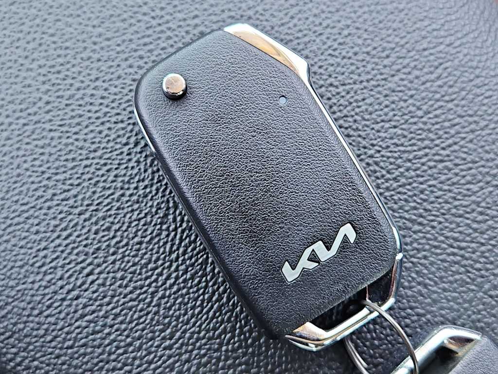Thumbnail: 2024 Kia Forte - 17