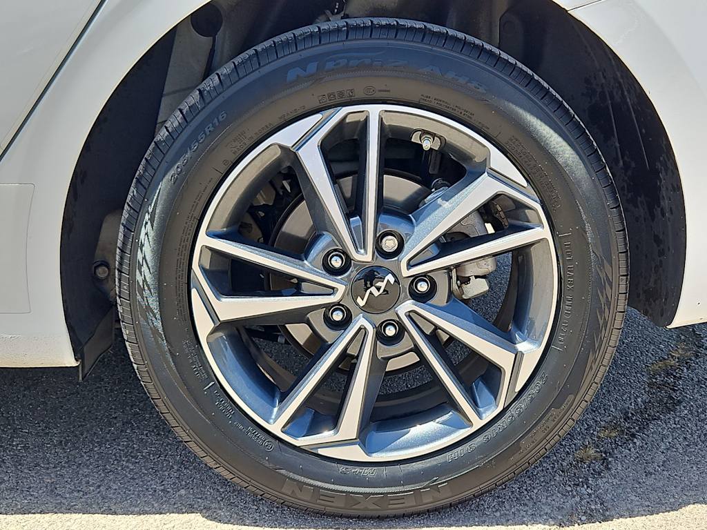 Thumbnail: 2024 Kia Forte - 7