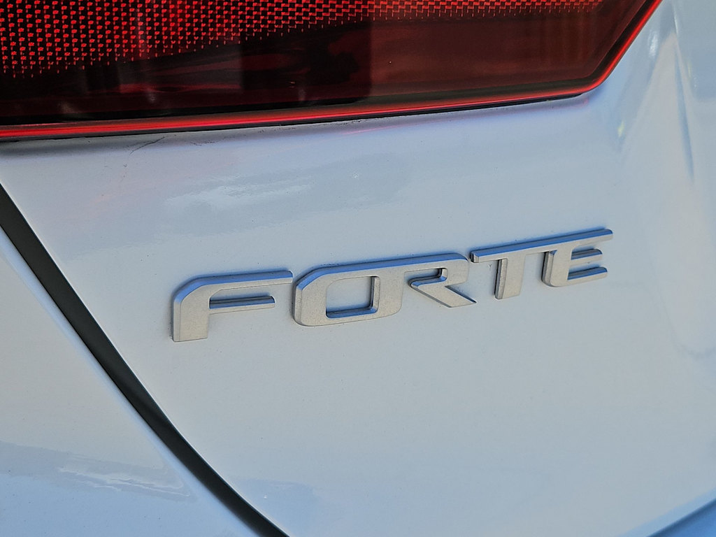 Thumbnail: 2024 Kia Forte - 24