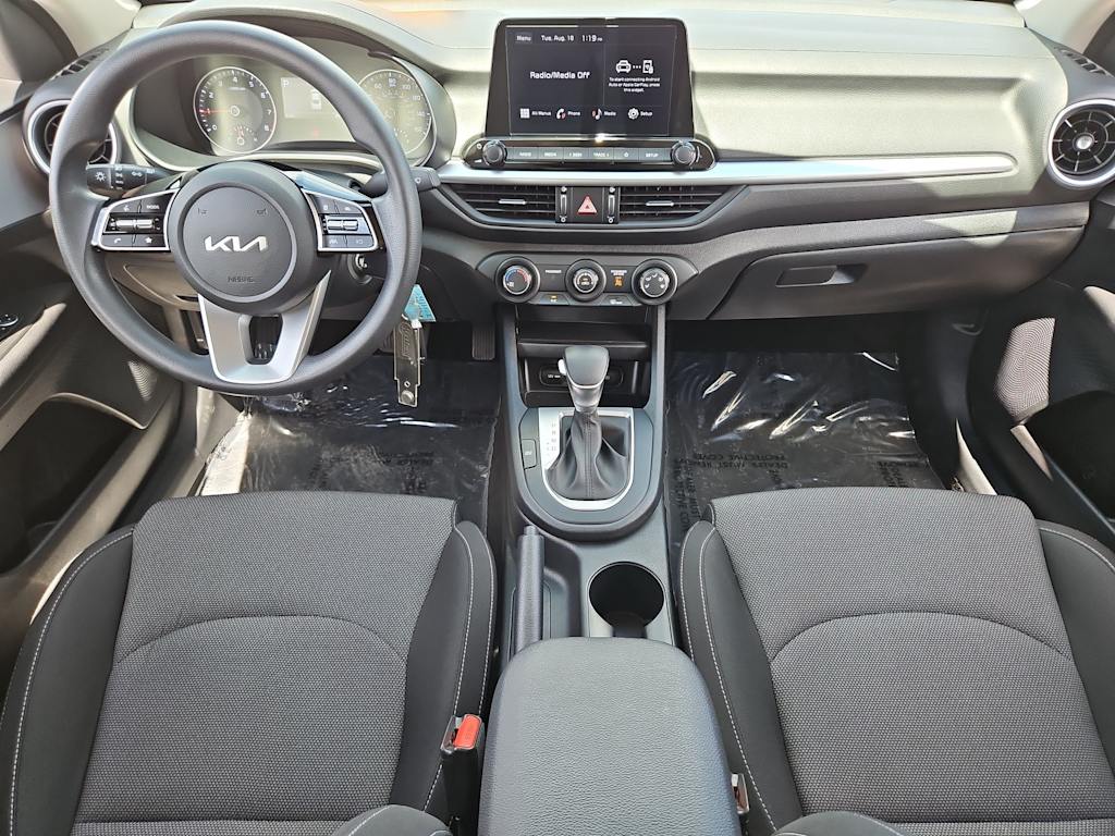 Thumbnail: 2024 Kia Forte - 9