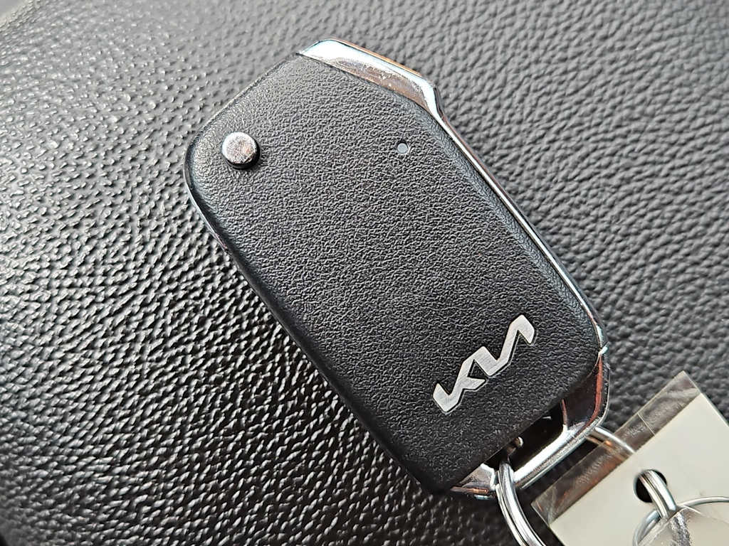 Thumbnail: 2024 Kia Forte - 17