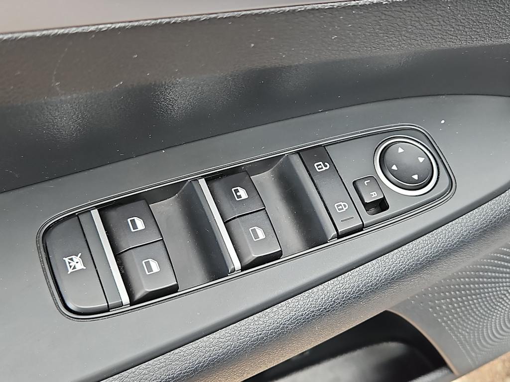 Thumbnail: 2024 Kia Forte - 25