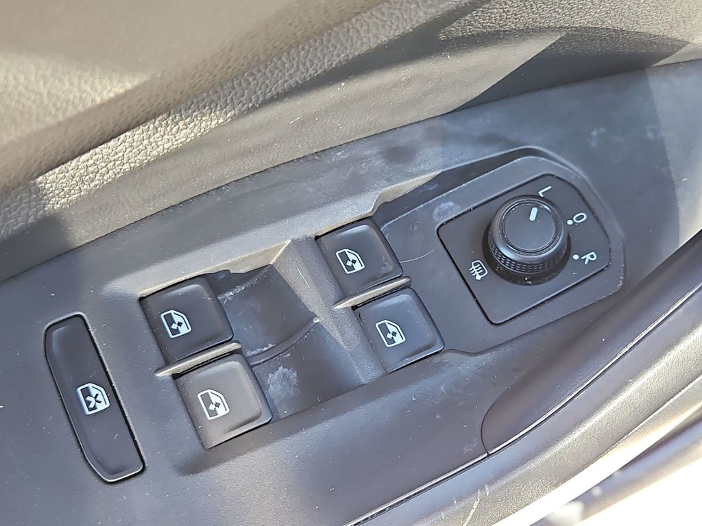 Thumbnail: 2019 Volkswagen Jetta - 25