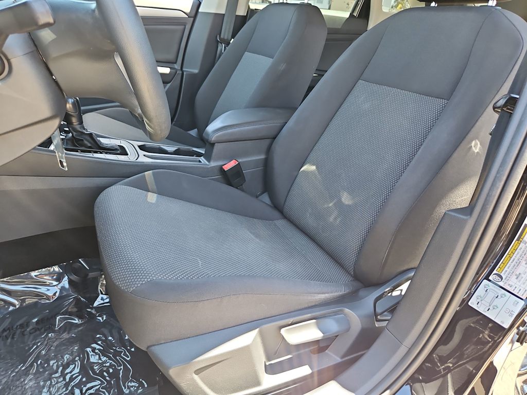 Thumbnail: 2019 Volkswagen Jetta - 10
