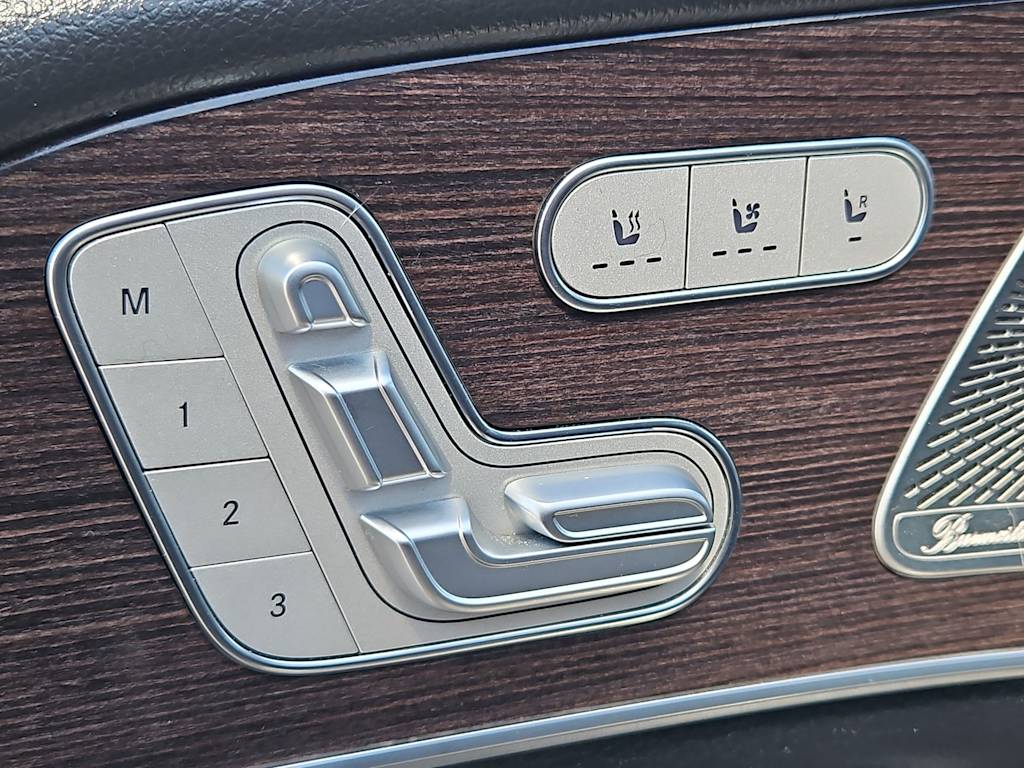 Thumbnail: 2022 Mercedes-Benz GLS - 25