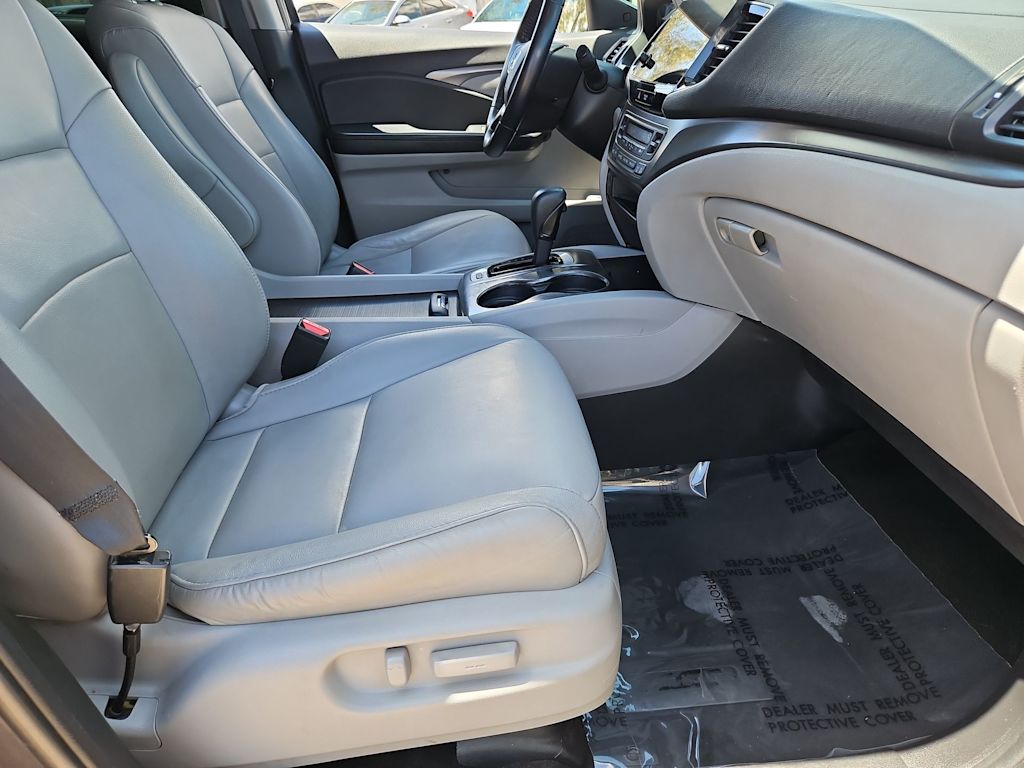 Thumbnail: 2019 Honda Pilot - 12