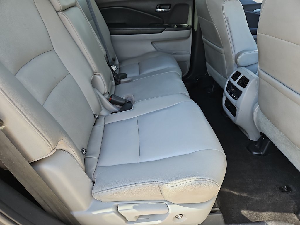 Thumbnail: 2017 Honda Pilot - 12