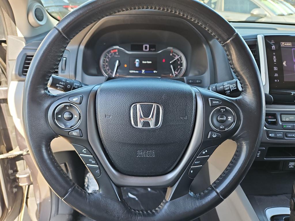 Thumbnail: 2017 Honda Pilot - 14