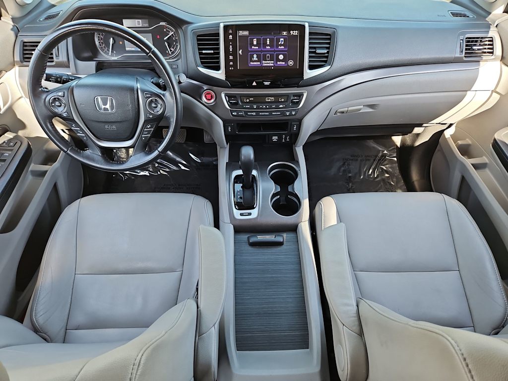 Thumbnail: 2017 Honda Pilot - 10