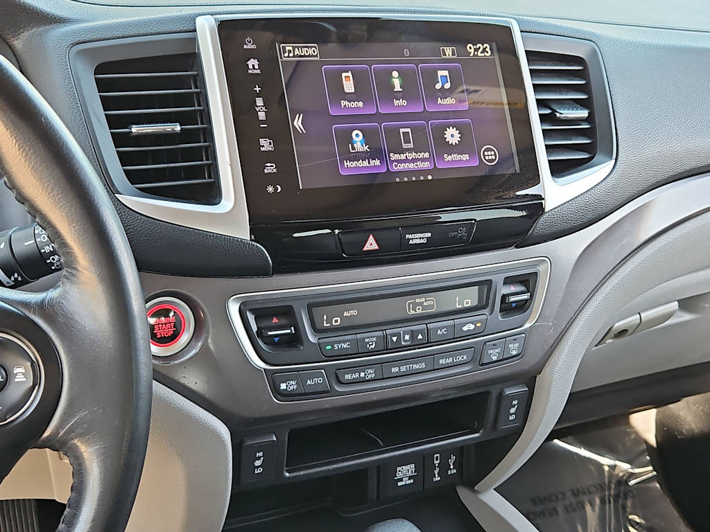 Thumbnail: 2017 Honda Pilot - 15