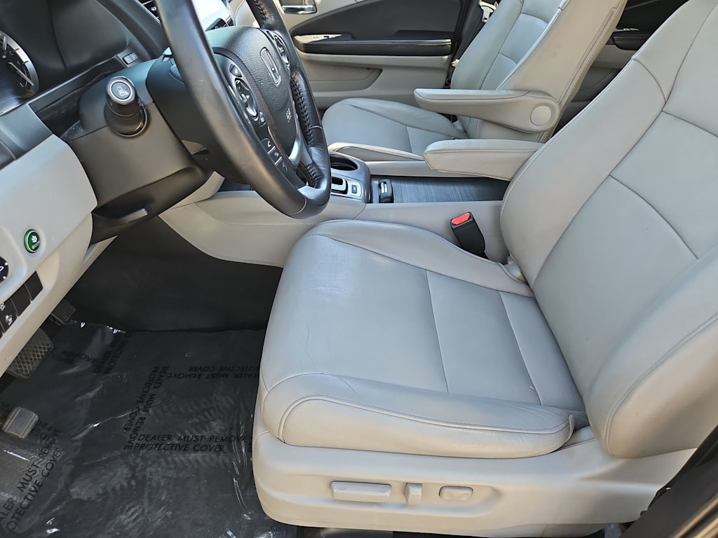 Thumbnail: 2017 Honda Pilot - 11