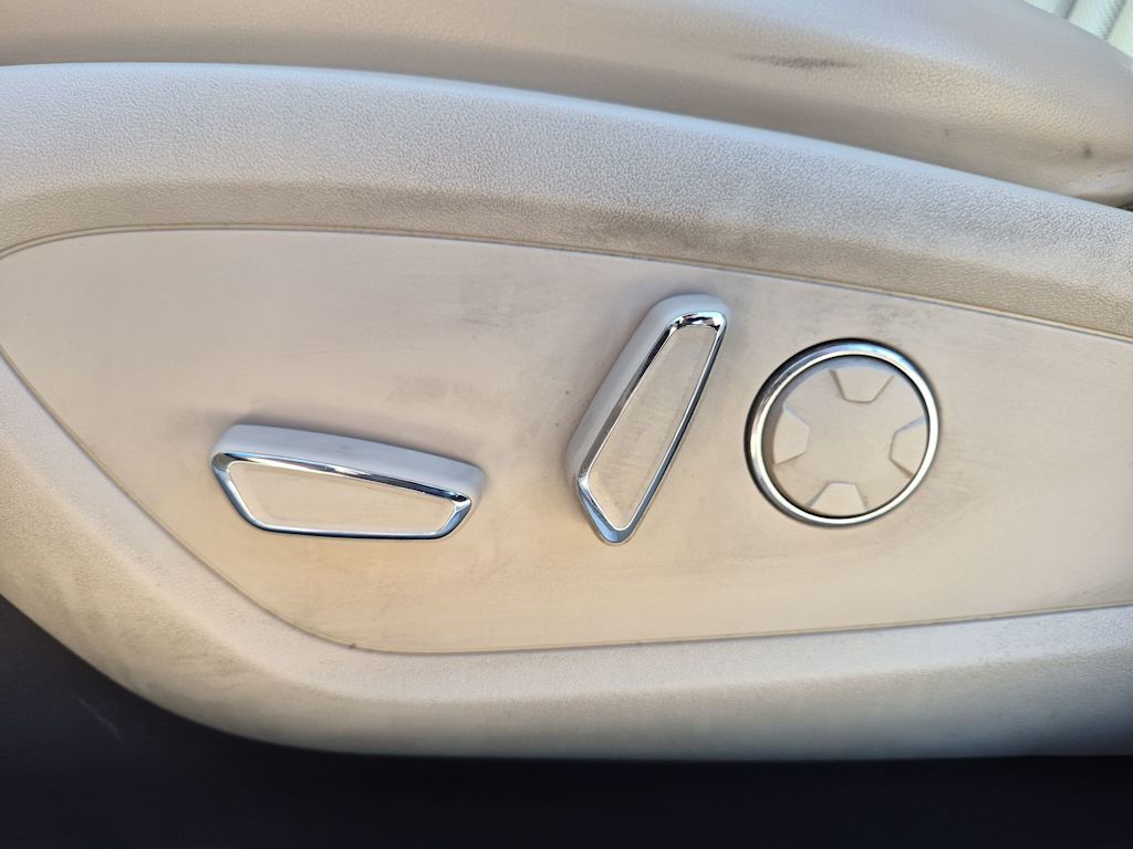 Thumbnail: 2018 Lincoln MKC - 25
