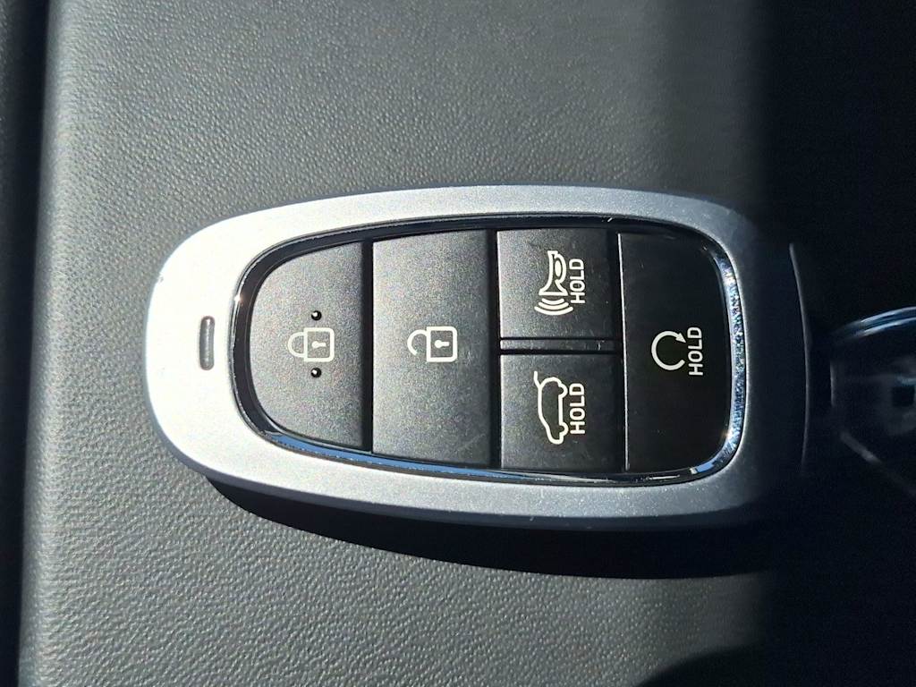 Thumbnail: 2023 Hyundai Santa Fe - 18