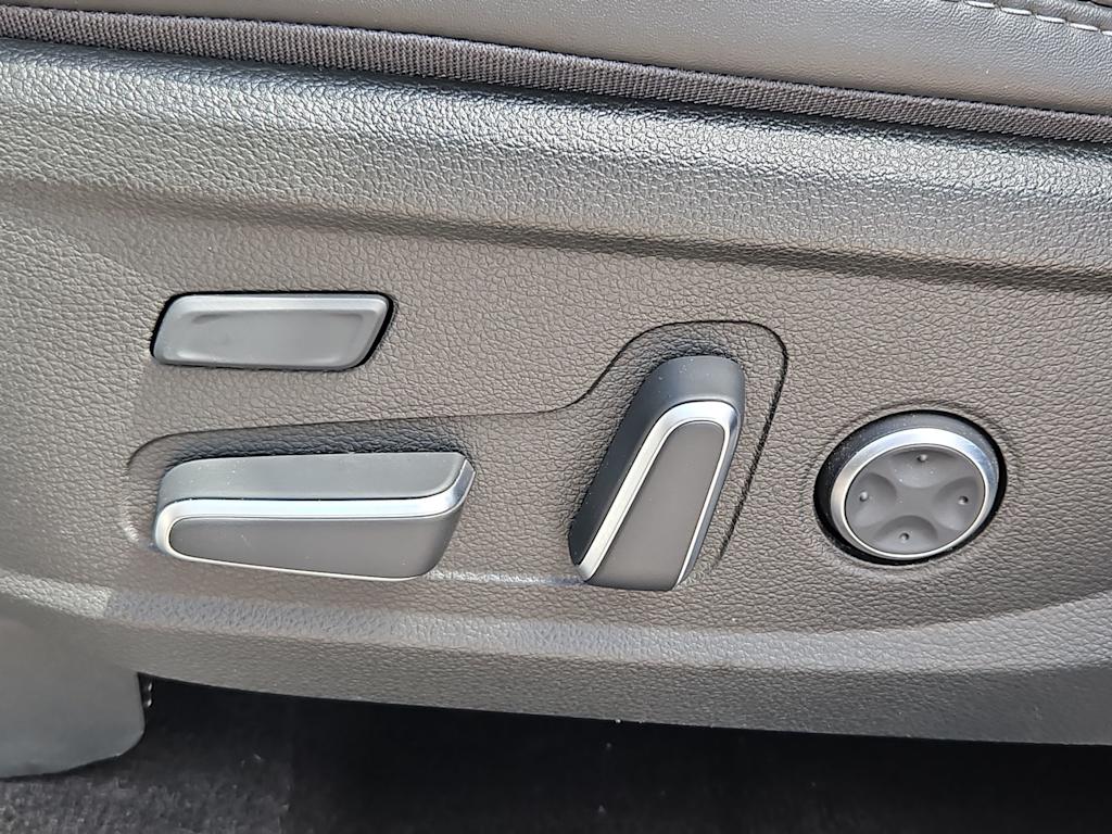 Thumbnail: 2023 Hyundai Santa Fe - 26