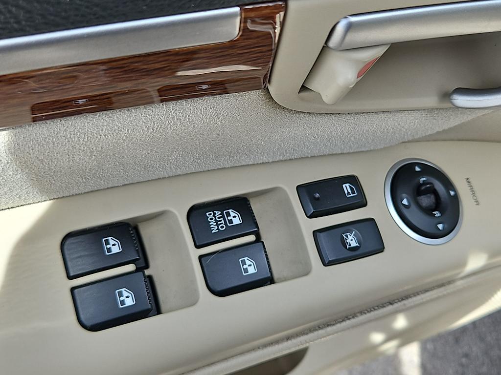 Thumbnail: 2009 Hyundai Santa Fe - 26