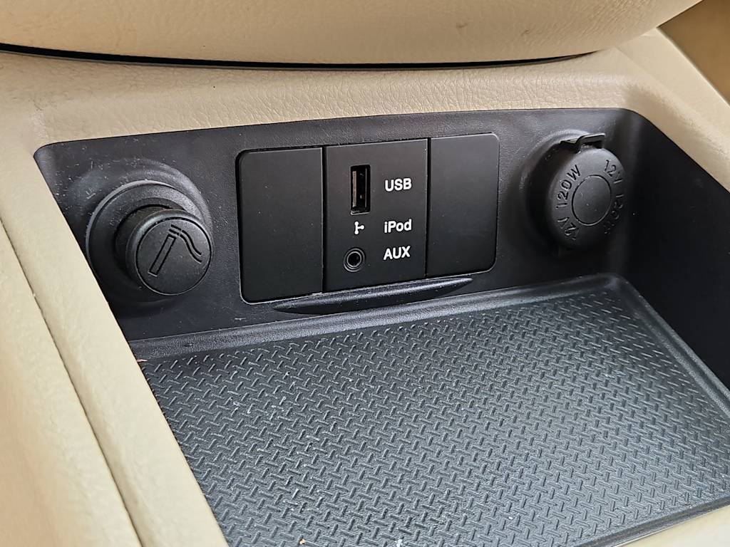Thumbnail: 2009 Hyundai Santa Fe - 32