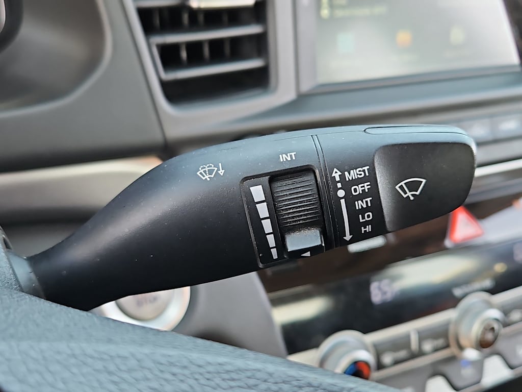 Thumbnail: 2020 Hyundai Elantra - 30