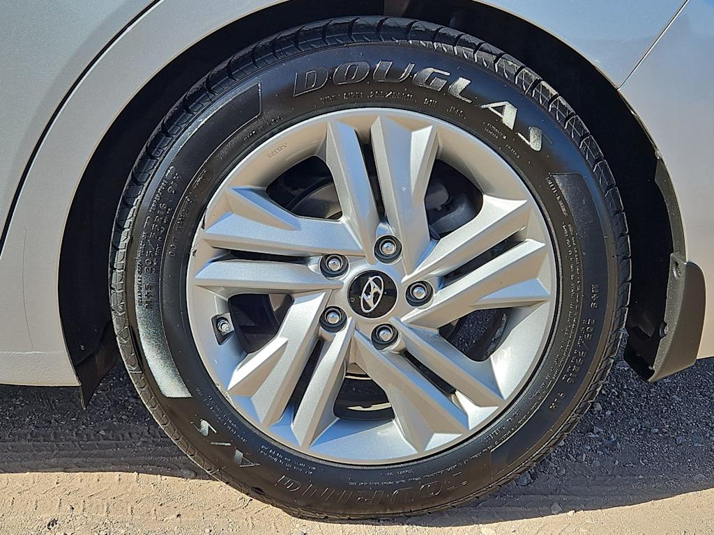 Thumbnail: 2020 Hyundai Elantra - 8