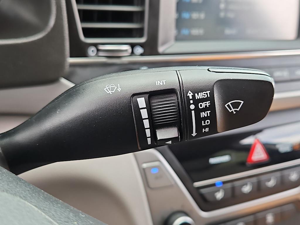 Thumbnail: 2018 Hyundai Elantra - 31