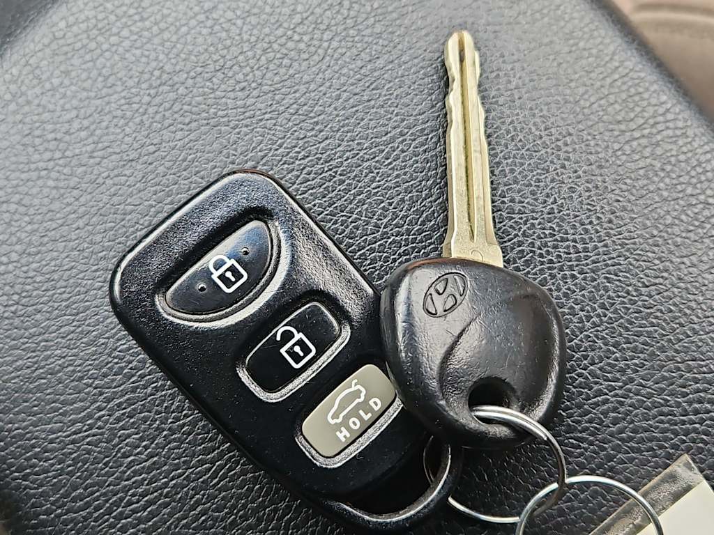 Thumbnail: 2016 Hyundai Elantra - 18