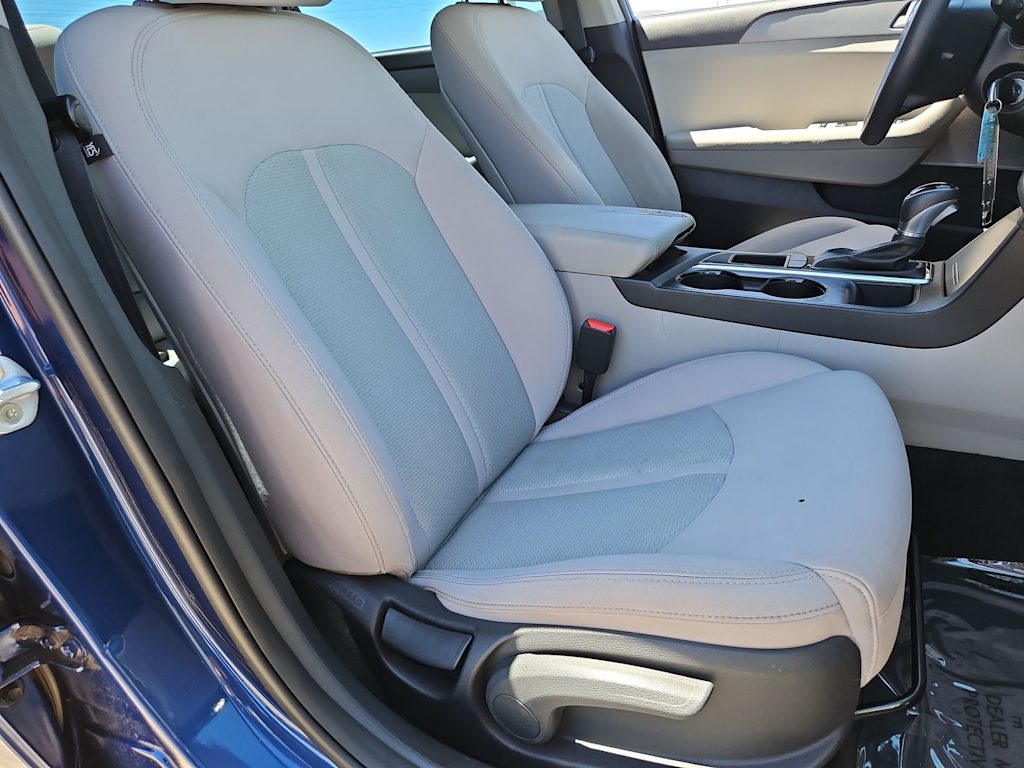 Thumbnail: 2016 Hyundai Sonata - 12