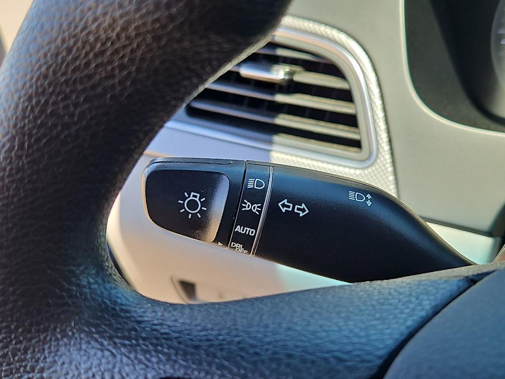 Thumbnail: 2016 Hyundai Sonata - 18