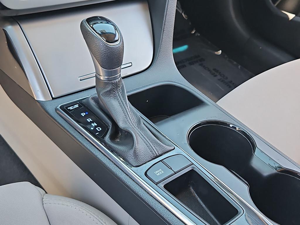 Thumbnail: 2016 Hyundai Sonata - 16