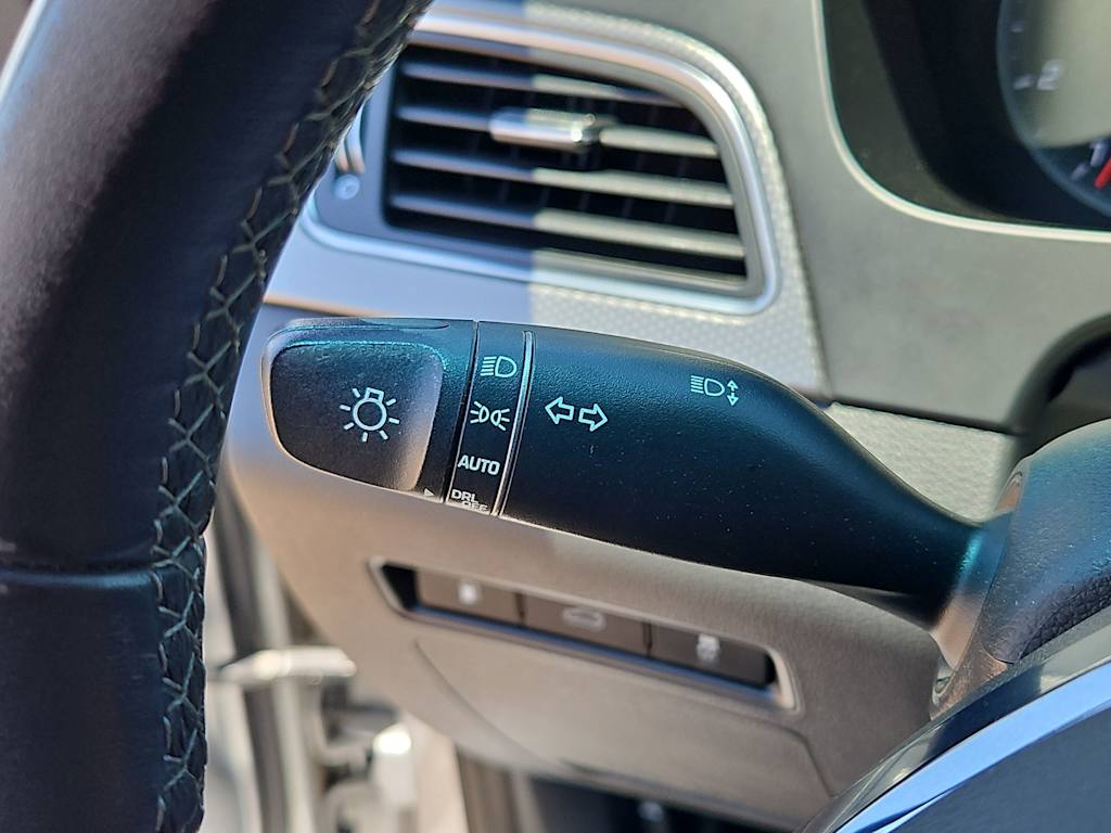 Thumbnail: 2015 Hyundai Sonata - 16