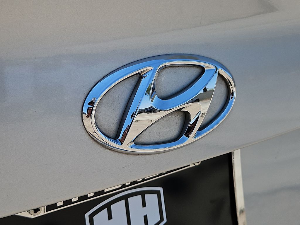 Thumbnail: 2015 Hyundai Sonata - 25