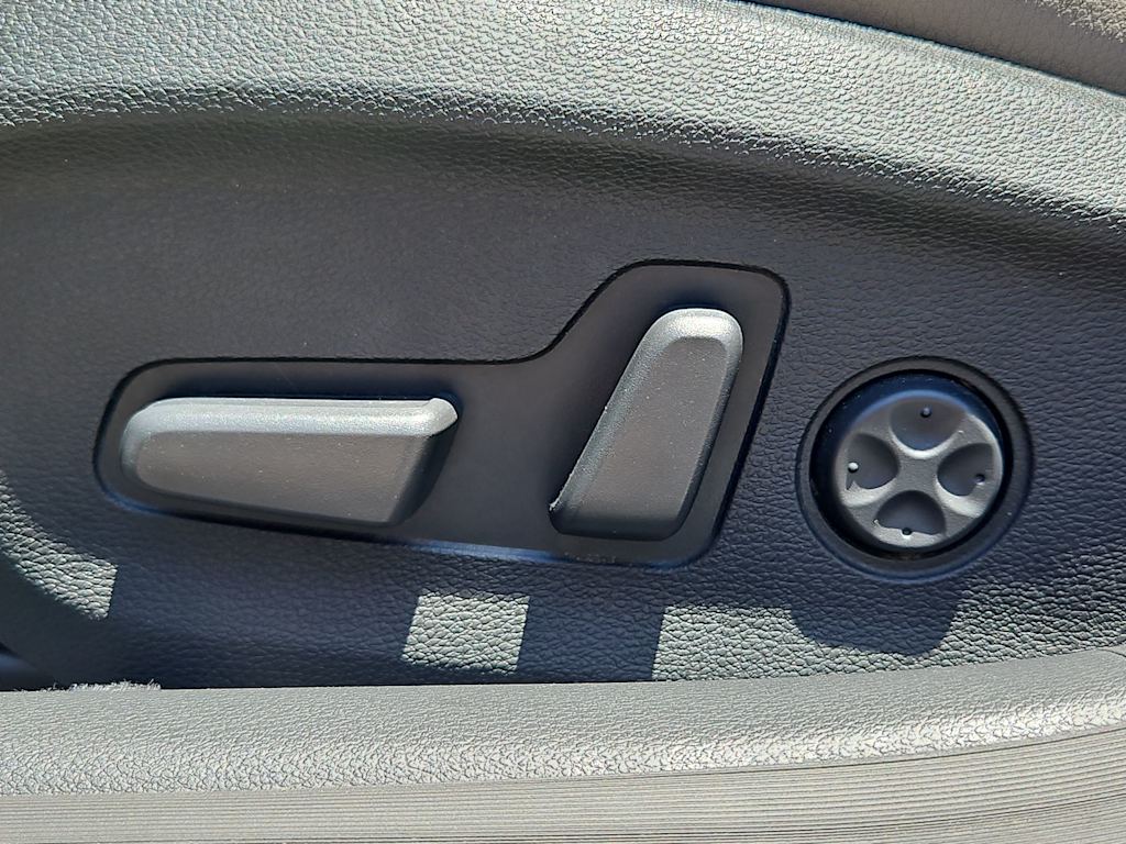 Thumbnail: 2015 Hyundai Sonata - 26