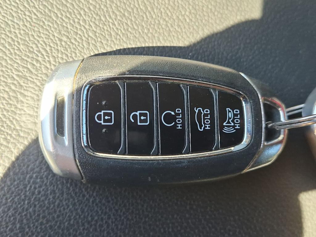 Thumbnail: 2023 Hyundai Elantra - 19