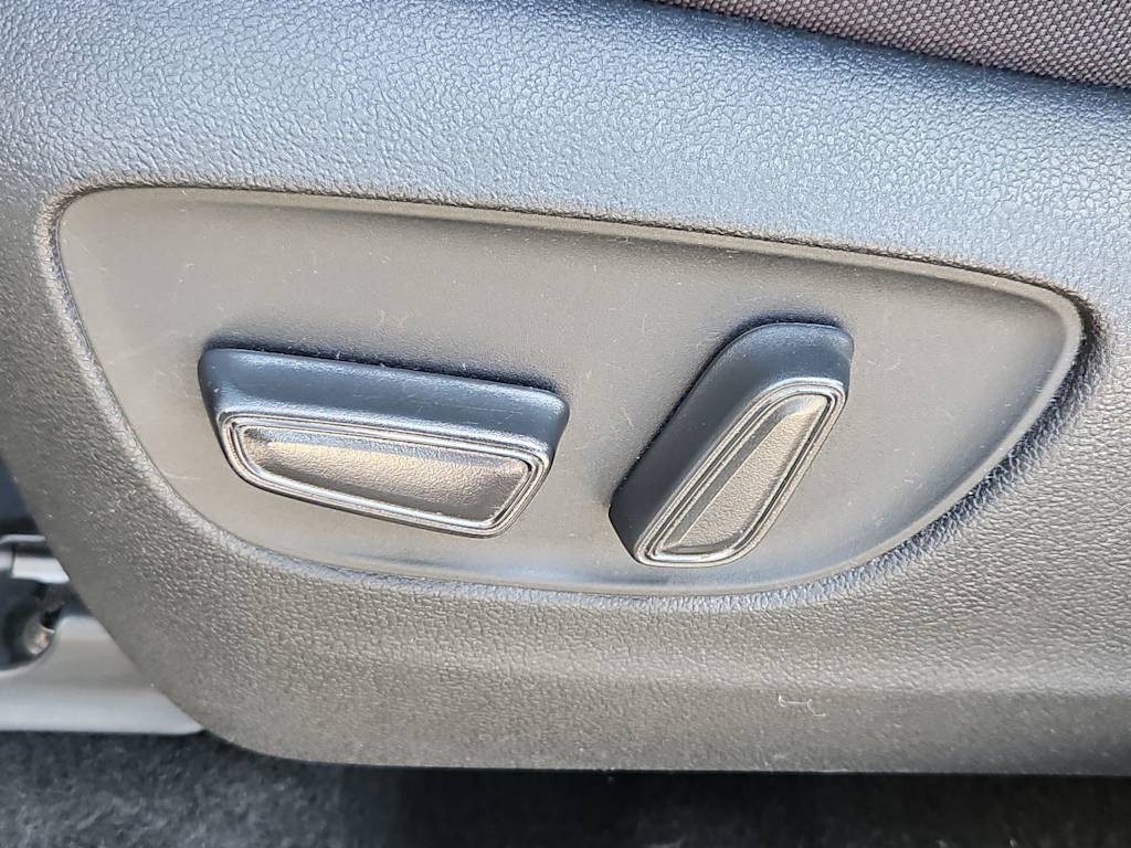 Thumbnail: 2020 Toyota Highlander - 27