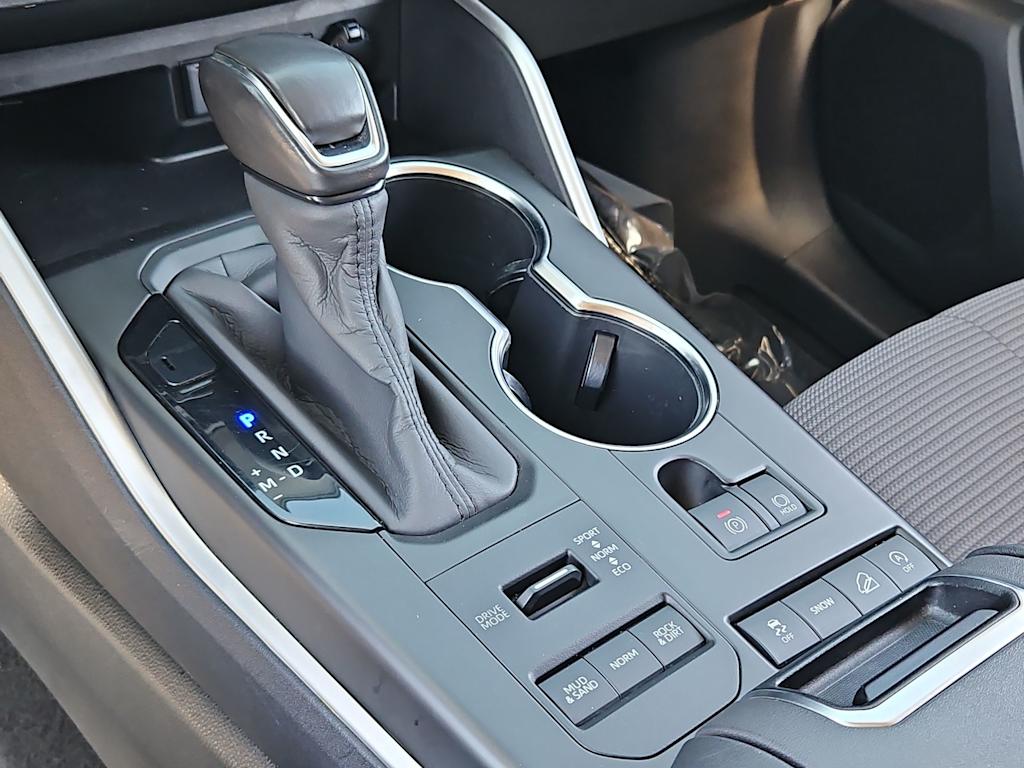 Thumbnail: 2020 Toyota Highlander - 16