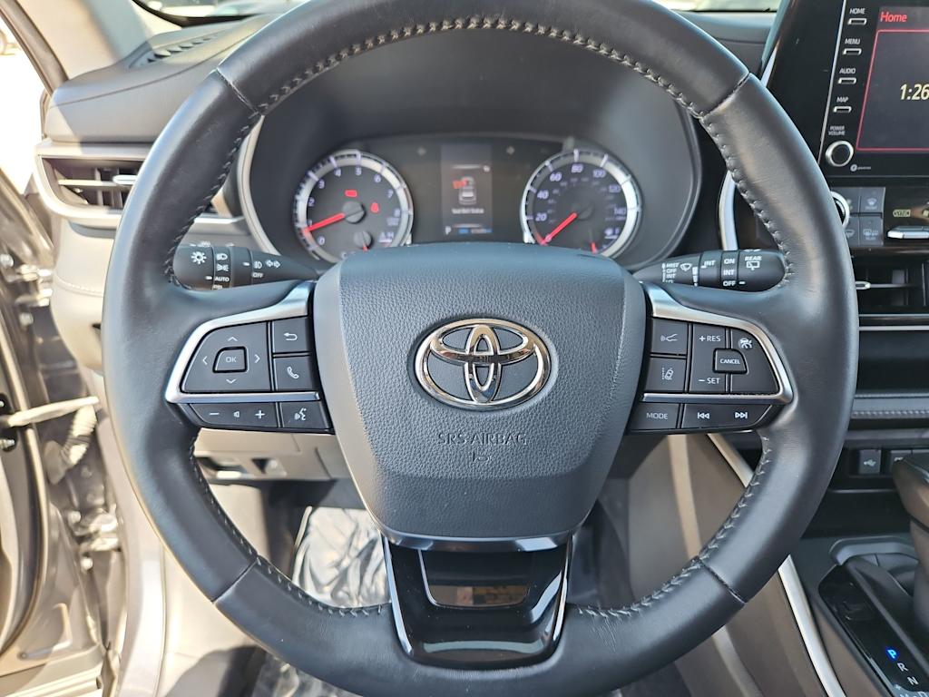 Thumbnail: 2020 Toyota Highlander - 14