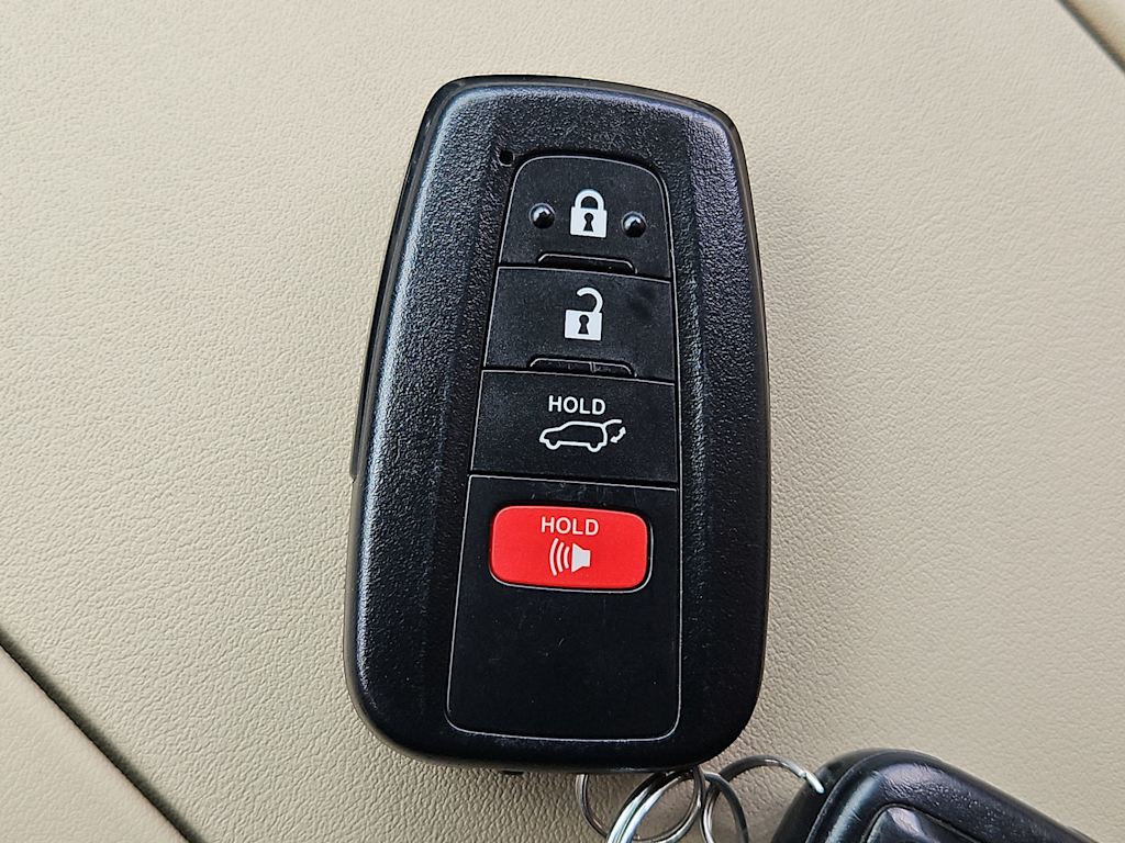 Thumbnail: 2021 Toyota Highlander - 19