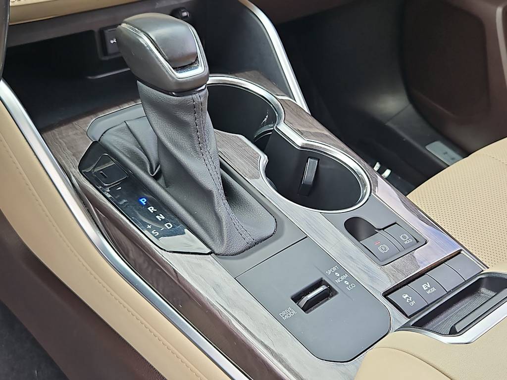 Thumbnail: 2021 Toyota Highlander - 16