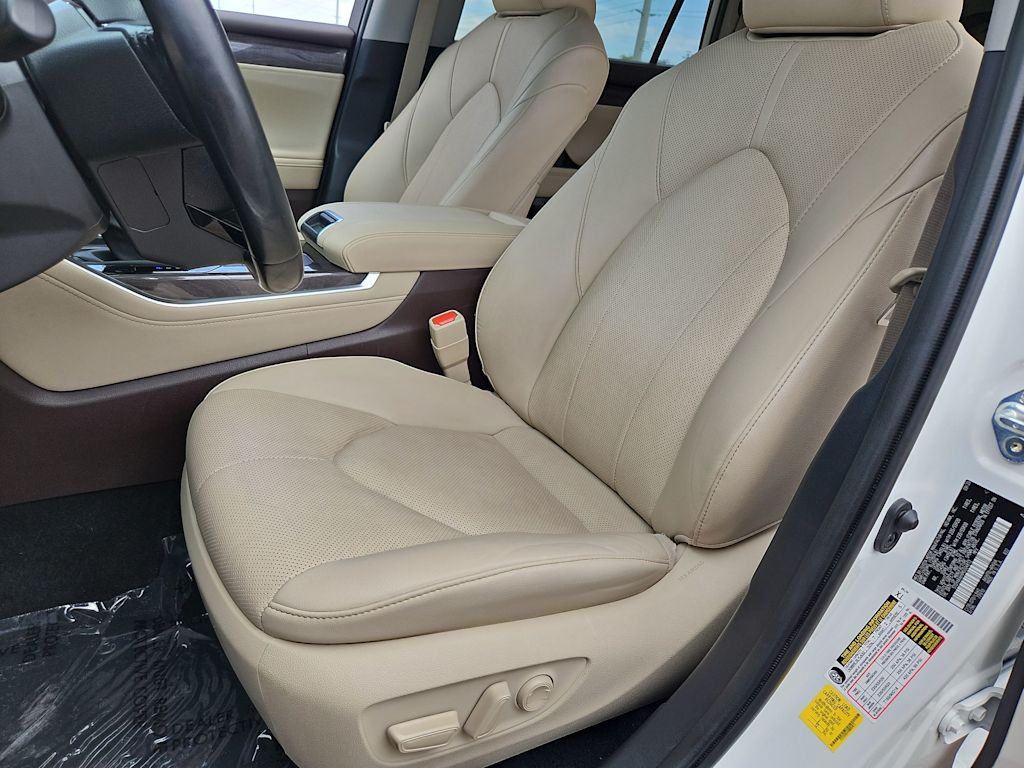 Thumbnail: 2021 Toyota Highlander - 11