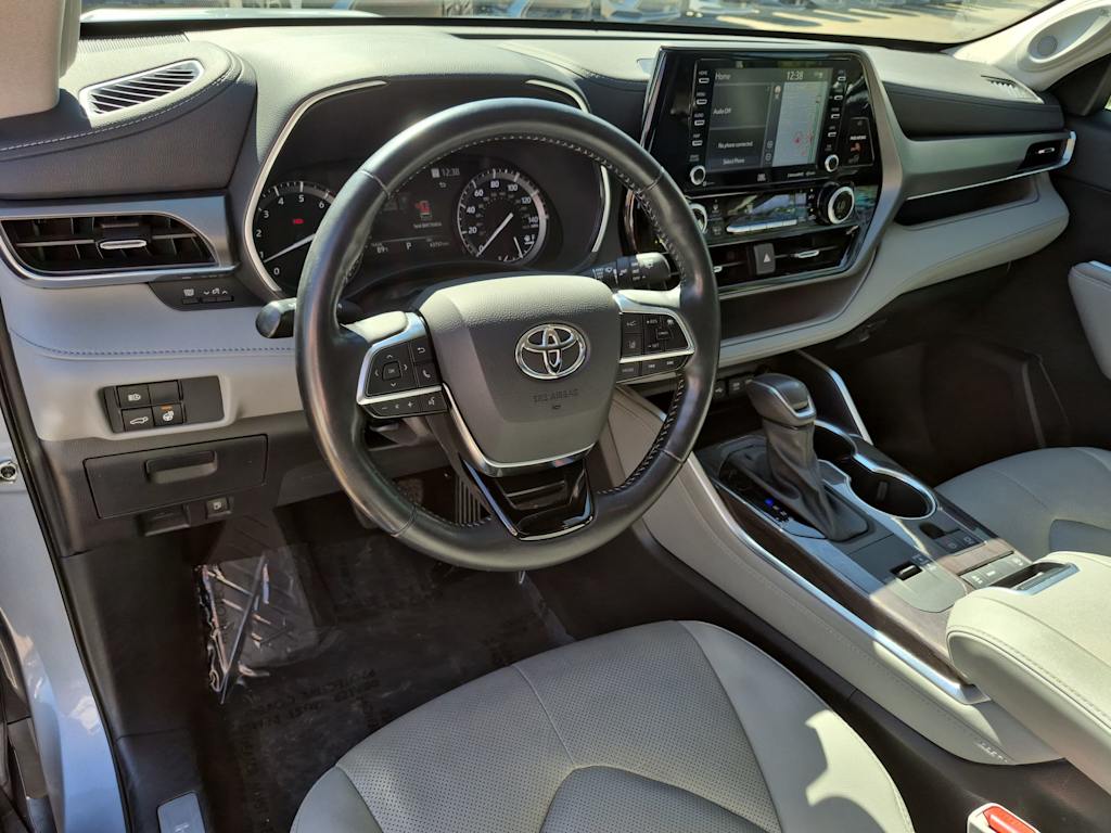 Thumbnail: 2021 Toyota Highlander - 2