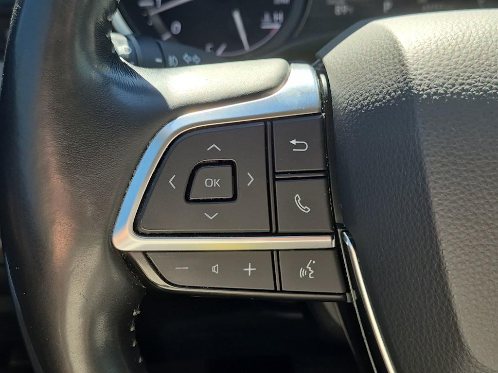 Thumbnail: 2021 Toyota Highlander - 21