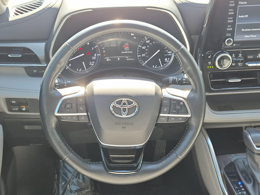 Thumbnail: 2021 Toyota Highlander - 10