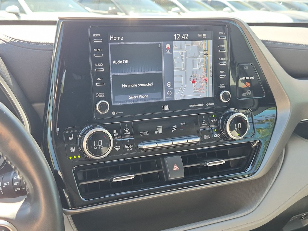 Thumbnail: 2021 Toyota Highlander - 11